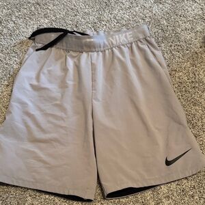 Nike Men's Light Gray Athletic Shorts
